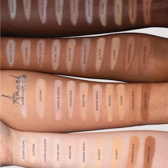 HUDA BEAUTY Easy Bake Loose Baking & Setting Powder in Coffee Cake - Picture 2 of 4